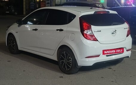 Hyundai Solaris II рестайлинг, 2015 год, 700 000 рублей, 4 фотография