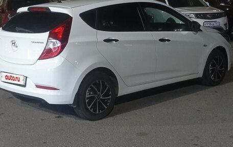 Hyundai Solaris II рестайлинг, 2015 год, 700 000 рублей, 5 фотография