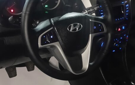 Hyundai Solaris II рестайлинг, 2015 год, 700 000 рублей, 8 фотография
