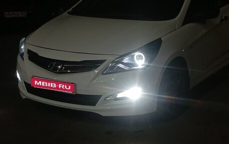 Hyundai Solaris II рестайлинг, 2015 год, 700 000 рублей, 7 фотография
