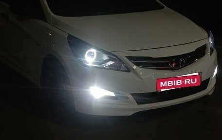 Hyundai Solaris II рестайлинг, 2015 год, 700 000 рублей, 6 фотография