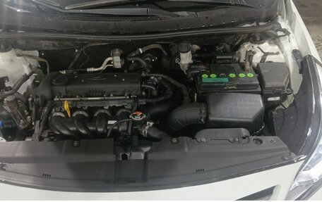 Hyundai Solaris II рестайлинг, 2015 год, 700 000 рублей, 13 фотография