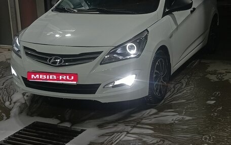 Hyundai Solaris II рестайлинг, 2015 год, 700 000 рублей, 17 фотография