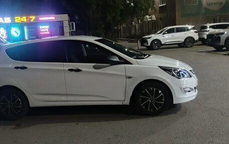Hyundai Solaris II рестайлинг, 2015 год, 700 000 рублей, 22 фотография