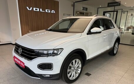 Volkswagen T-Roc I, 2020 год, 2 300 000 рублей, 1 фотография