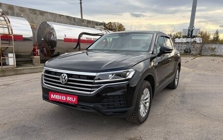 Volkswagen Touareg III, 2018 год, 4 300 000 рублей, 1 фотография
