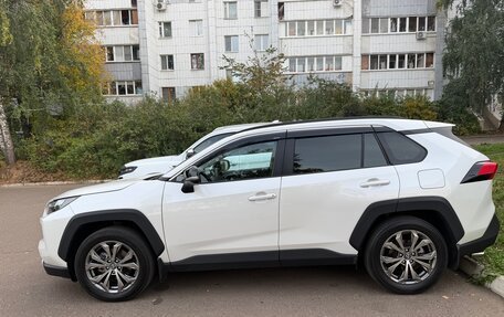 Toyota RAV4, 2024 год, 3 700 000 рублей, 8 фотография