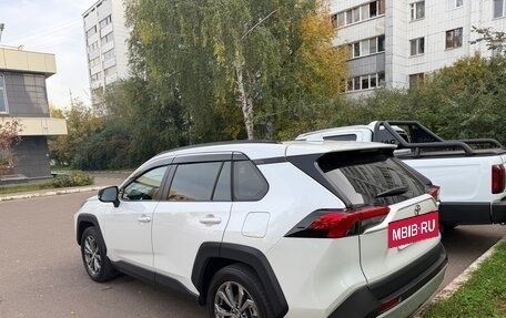 Toyota RAV4, 2024 год, 3 700 000 рублей, 9 фотография