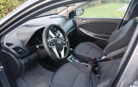 Hyundai Solaris II рестайлинг, 2013 год, 750 000 рублей, 5 фотография