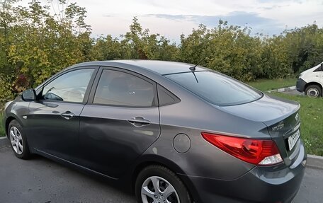 Hyundai Solaris II рестайлинг, 2013 год, 750 000 рублей, 2 фотография