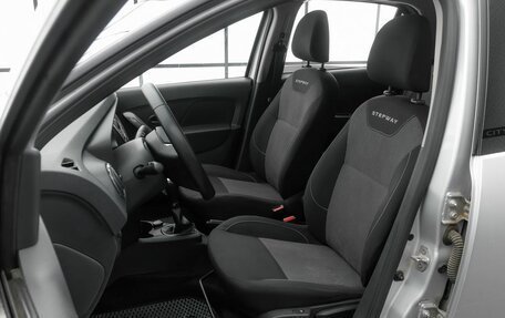 Renault Logan II, 2018 год, 1 190 000 рублей, 7 фотография