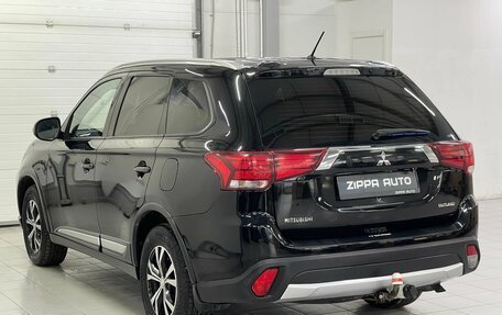 Mitsubishi Outlander III рестайлинг 3, 2015 год, 1 689 000 рублей, 6 фотография