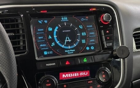 Mitsubishi Outlander III рестайлинг 3, 2015 год, 1 689 000 рублей, 15 фотография