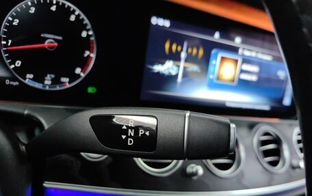 Mercedes-Benz E-Класс, 2019 год, 3 200 000 рублей, 4 фотография