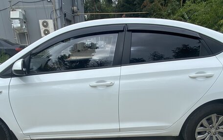 Hyundai Solaris II рестайлинг, 2017 год, 900 000 рублей, 3 фотография