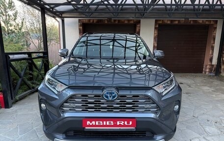 Toyota RAV4, 2020 год, 4 100 000 рублей, 2 фотография