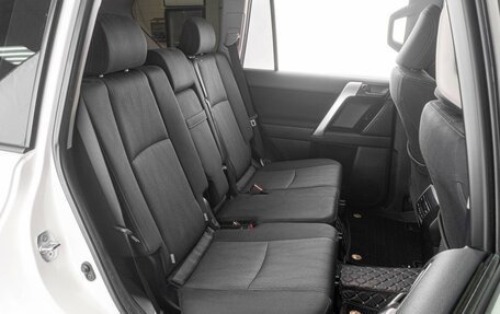Toyota Land Cruiser Prado 150 рестайлинг 2, 2020 год, 4 499 000 рублей, 7 фотография