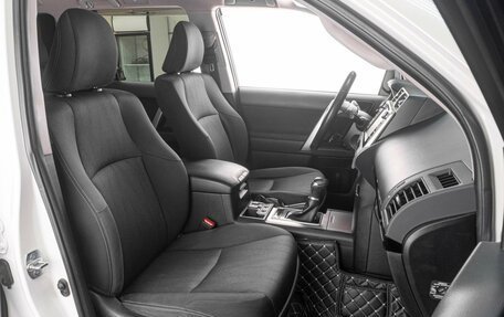 Toyota Land Cruiser Prado 150 рестайлинг 2, 2020 год, 4 499 000 рублей, 8 фотография