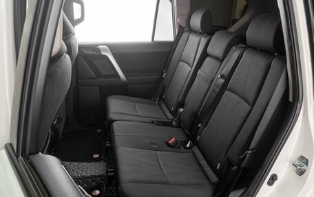 Toyota Land Cruiser Prado 150 рестайлинг 2, 2020 год, 4 499 000 рублей, 9 фотография