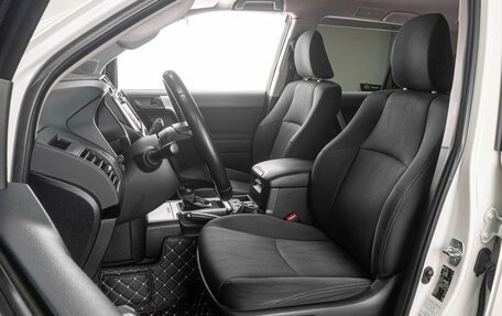 Toyota Land Cruiser Prado 150 рестайлинг 2, 2020 год, 4 499 000 рублей, 10 фотография