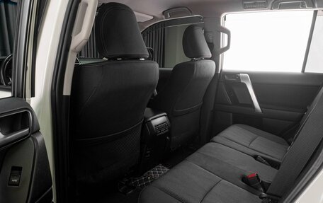 Toyota Land Cruiser Prado 150 рестайлинг 2, 2020 год, 4 499 000 рублей, 11 фотография