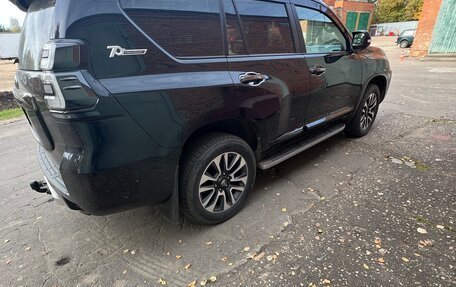 Toyota Land Cruiser Prado 150 рестайлинг 2, 2022 год, 7 650 000 рублей, 16 фотография