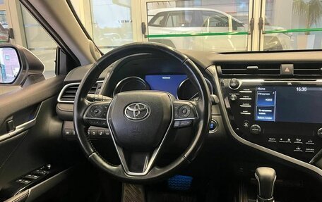 Toyota Camry, 2019 год, 2 850 000 рублей, 11 фотография