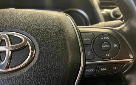 Toyota Camry, 2019 год, 2 850 000 рублей, 16 фотография