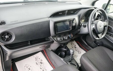 Toyota Vitz, 2018 год, 899 000 рублей, 13 фотография
