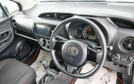 Toyota Vitz, 2018 год, 899 000 рублей, 9 фотография