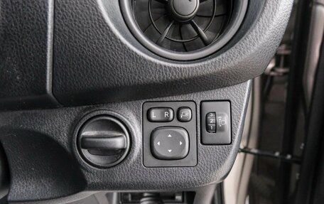 Toyota Vitz, 2018 год, 899 000 рублей, 19 фотография