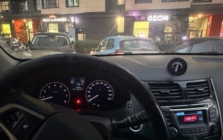 Hyundai Solaris II рестайлинг, 2014 год, 820 000 рублей, 3 фотография
