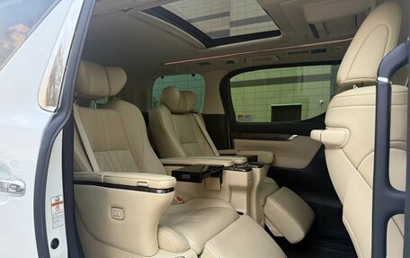 Toyota Alphard III, 2019 год, 4 400 000 рублей, 17 фотография