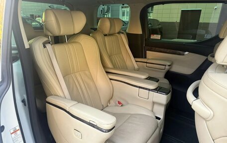 Toyota Alphard III, 2019 год, 4 400 000 рублей, 22 фотография