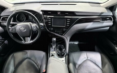 Toyota Camry, 2018 год, 2 300 000 рублей, 13 фотография
