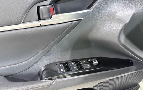 Toyota Camry, 2018 год, 2 300 000 рублей, 11 фотография