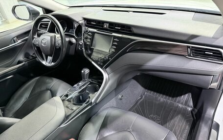Toyota Camry, 2018 год, 2 300 000 рублей, 14 фотография