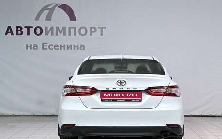 Toyota Camry, 2018 год, 2 300 000 рублей, 5 фотография