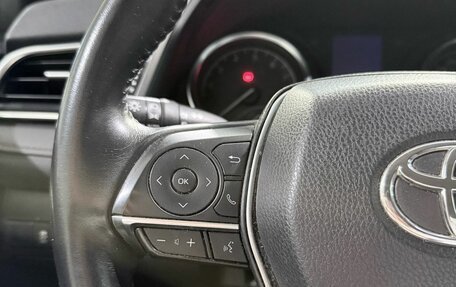 Toyota Camry, 2018 год, 2 300 000 рублей, 18 фотография