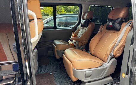 Hyundai Staria, 2023 год, 5 500 000 рублей, 3 фотография