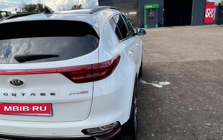 KIA Sportage IV рестайлинг, 2021 год, 2 300 000 рублей, 6 фотография