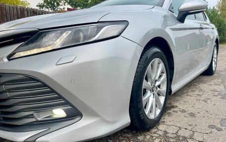 Toyota Camry, 2019 год, 2 000 000 рублей, 10 фотография