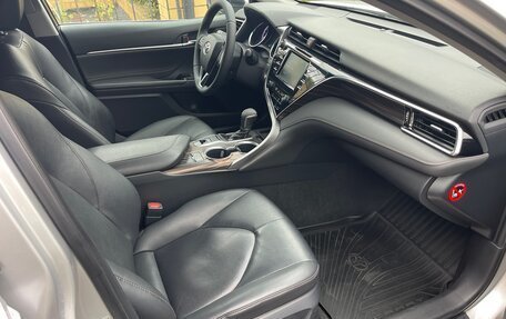 Toyota Camry, 2019 год, 2 000 000 рублей, 14 фотография
