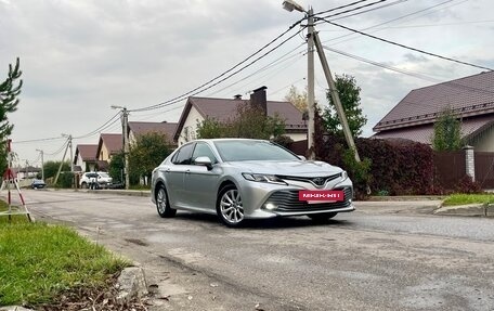 Toyota Camry, 2019 год, 2 000 000 рублей, 4 фотография