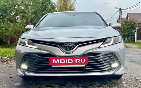 Toyota Camry, 2019 год, 2 000 000 рублей, 7 фотография