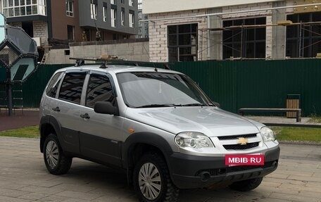 Chevrolet Niva I рестайлинг, 2010 год, 395 000 рублей, 6 фотография