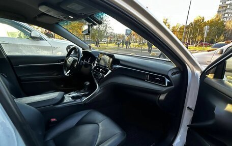 Toyota Camry, 2021 год, 2 680 000 рублей, 9 фотография