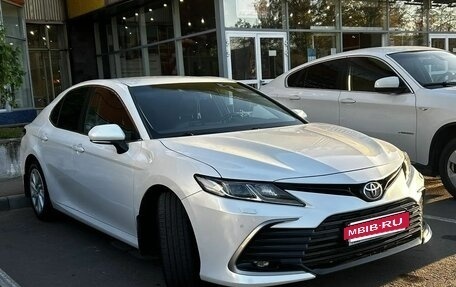 Toyota Camry, 2021 год, 2 680 000 рублей, 2 фотография