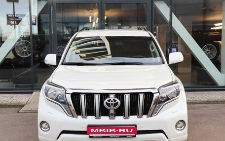 Toyota Land Cruiser Prado 150 рестайлинг 2, 2016 год, 3 350 000 рублей, 2 фотография