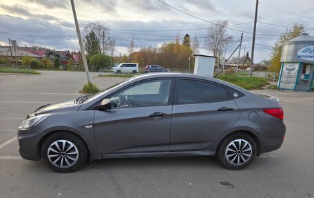 Hyundai Solaris II рестайлинг, 2012 год, 700 000 рублей, 2 фотография